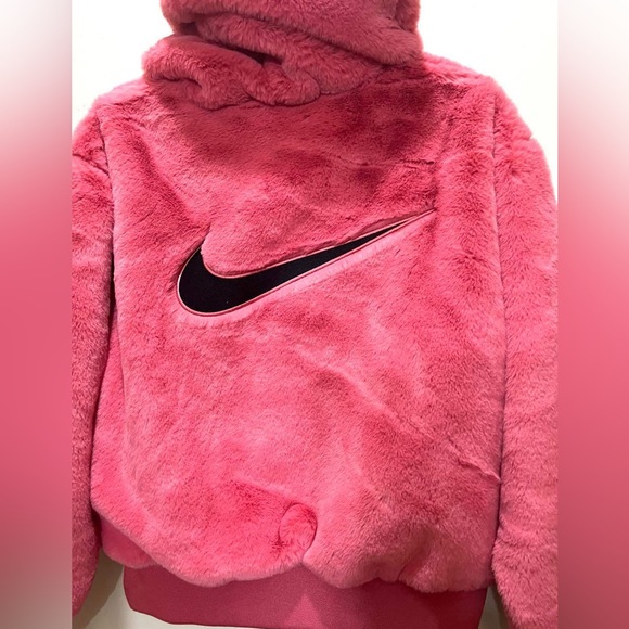 Nike Women’s Faux Fur Sportswear Pink Jacket - Picture 9 of 14